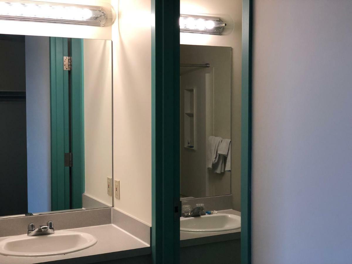 Westwind Motor Inn Drayton Valley Extérieur photo